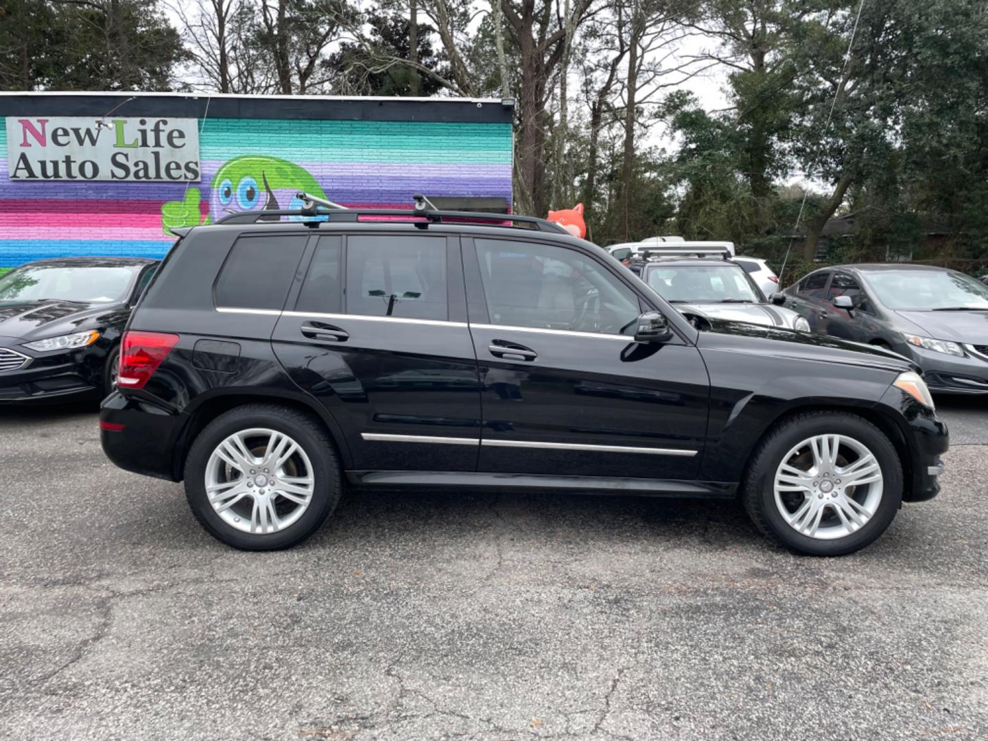 2015 BLACK MERCEDES-BENZ GLK 350 (WDCGG5HBXFG) with an 3.5L engine, Automatic transmission, located at 5103 Dorchester Rd., Charleston, SC, 29418-5607, (843) 767-1122, 36.245171, -115.228050 - Photo#7